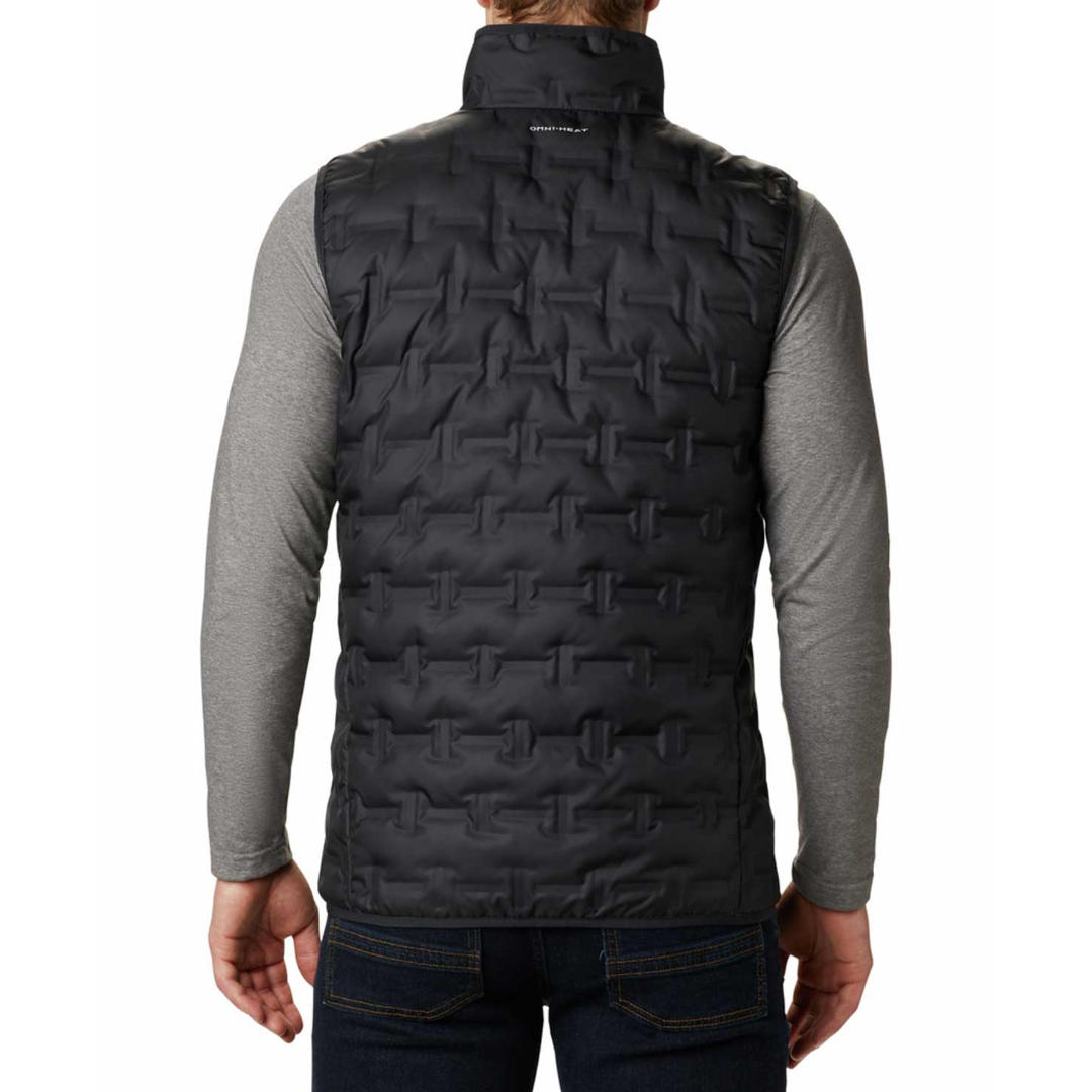 A Men Wearing Columbia Men Black Delta Ridge Down Vest