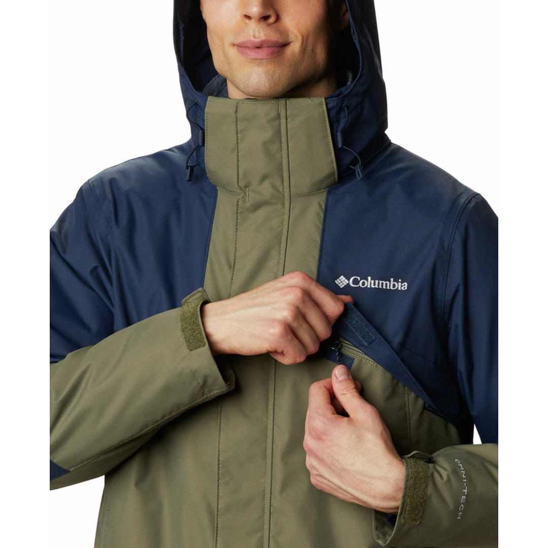 A Men Wearing Columbia Men Green Bugaboo II Fleece Interchange Jacket