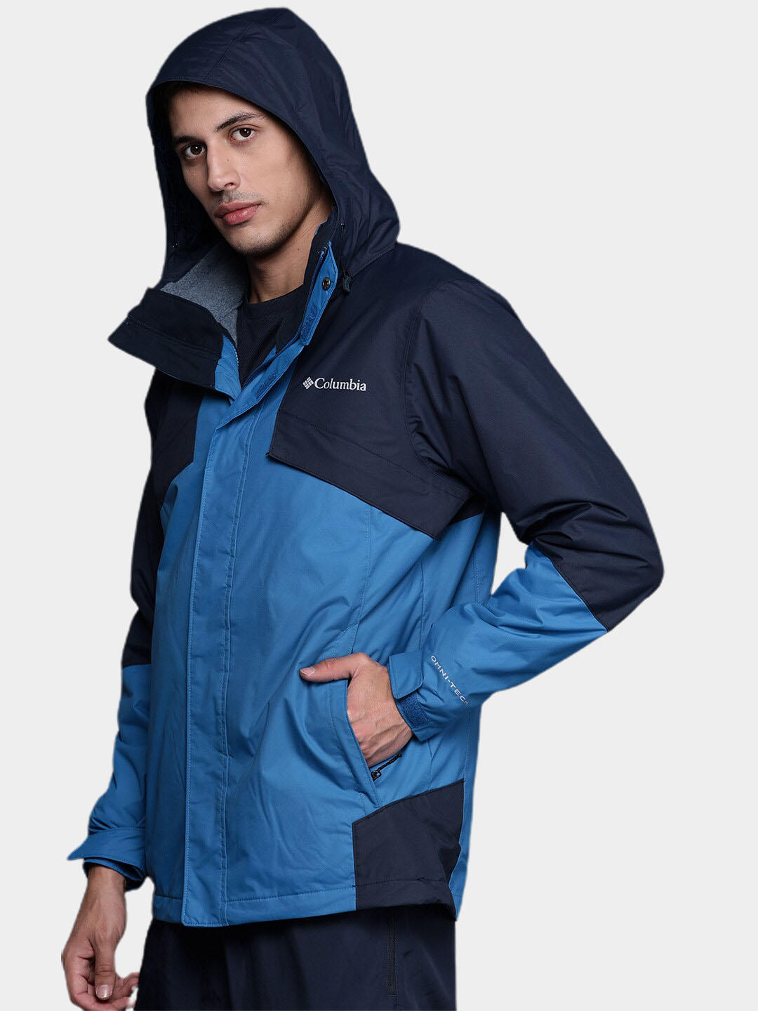A Men Wearing Columbia Men Blue Bugaboo II Fleece Interchange Jacket
