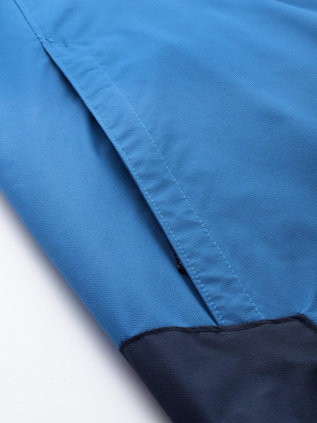 A Men Wearing Columbia Men Blue Bugaboo II Fleece Interchange Jacket