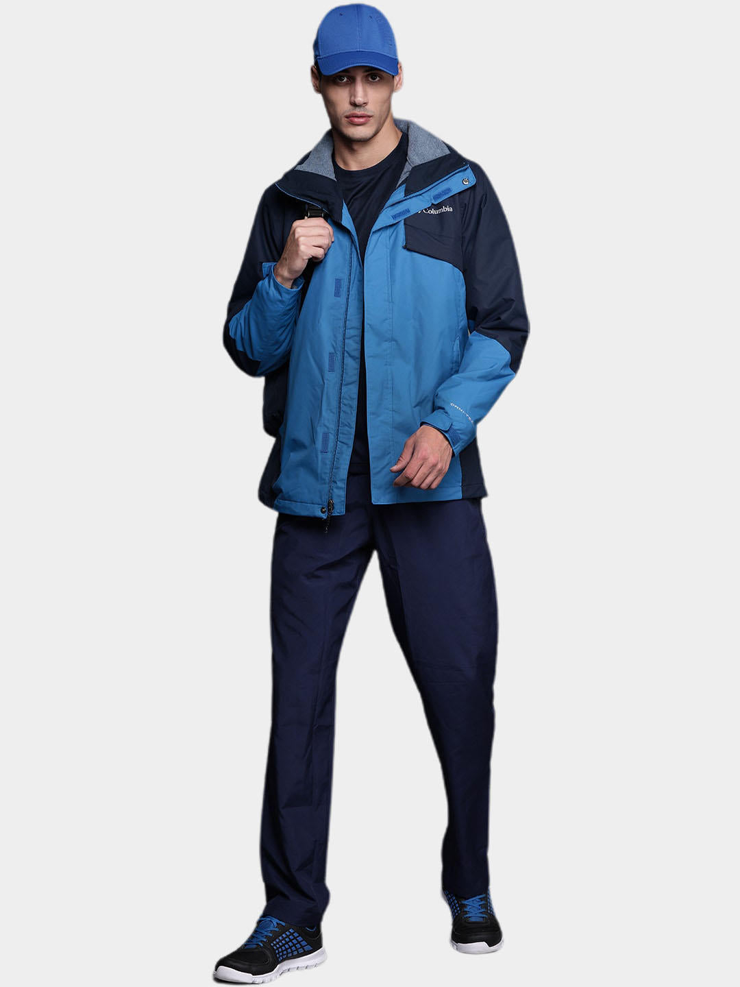 A Men Wearing Columbia Men Blue Bugaboo II Fleece Interchange Jacket