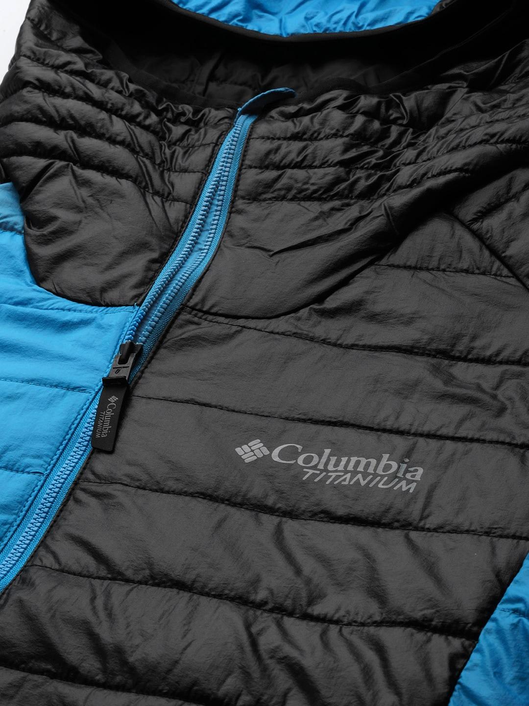 A Men Wearing Columbia Men Blue Platinum Peak Hooded Jacket