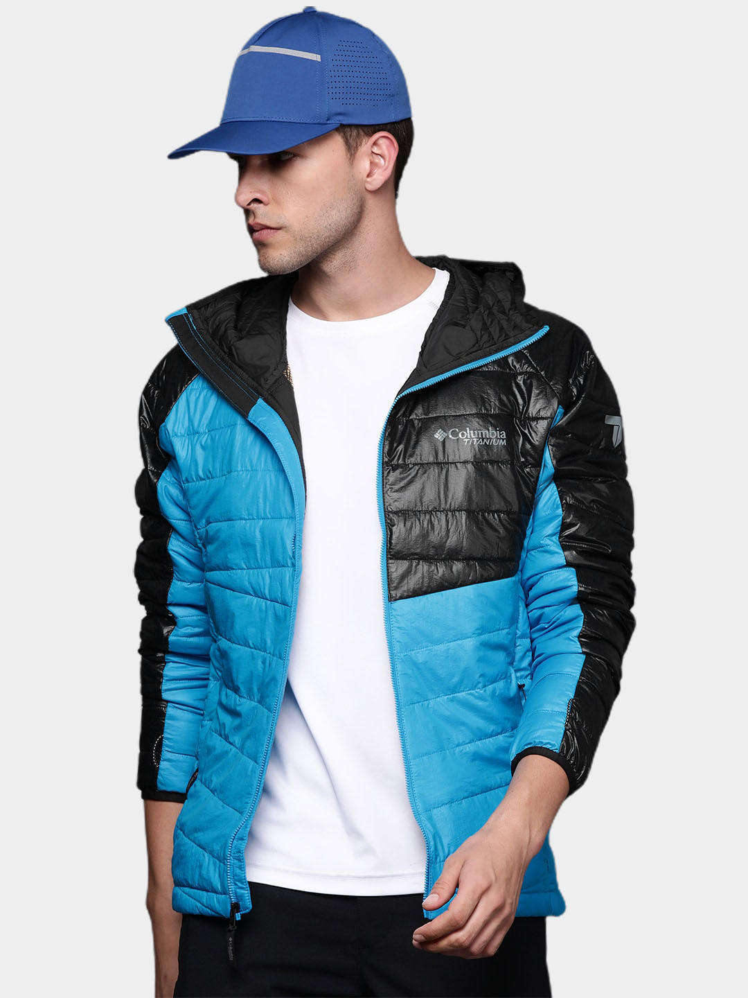 A Men Wearing Columbia Men Blue Platinum Peak Hooded Jacket