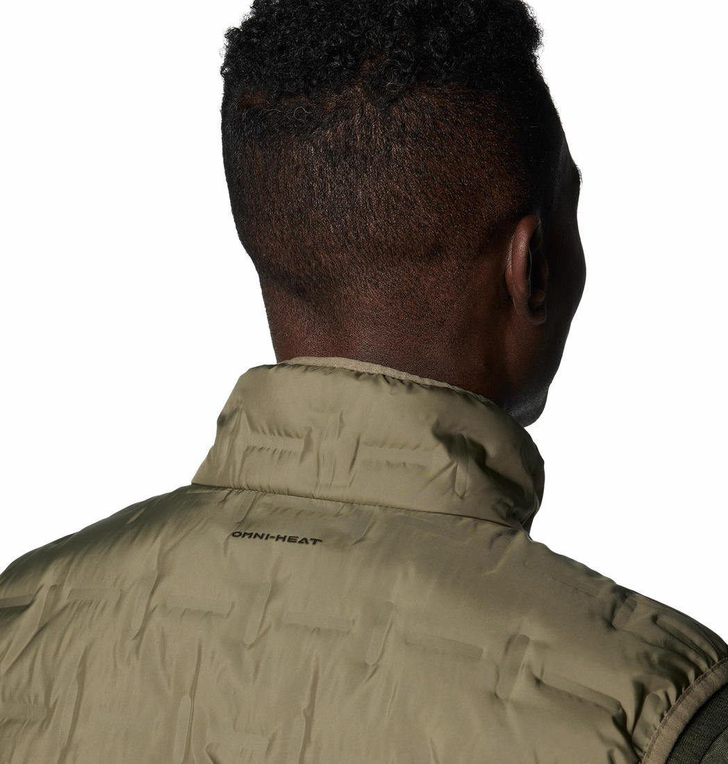 A Men Wearing Columbia Men Green Delta Ridge II Down Vest