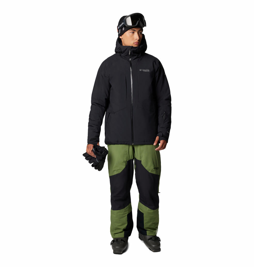 A Men Wearing Columbia Men Black Highland Summit II Jacket