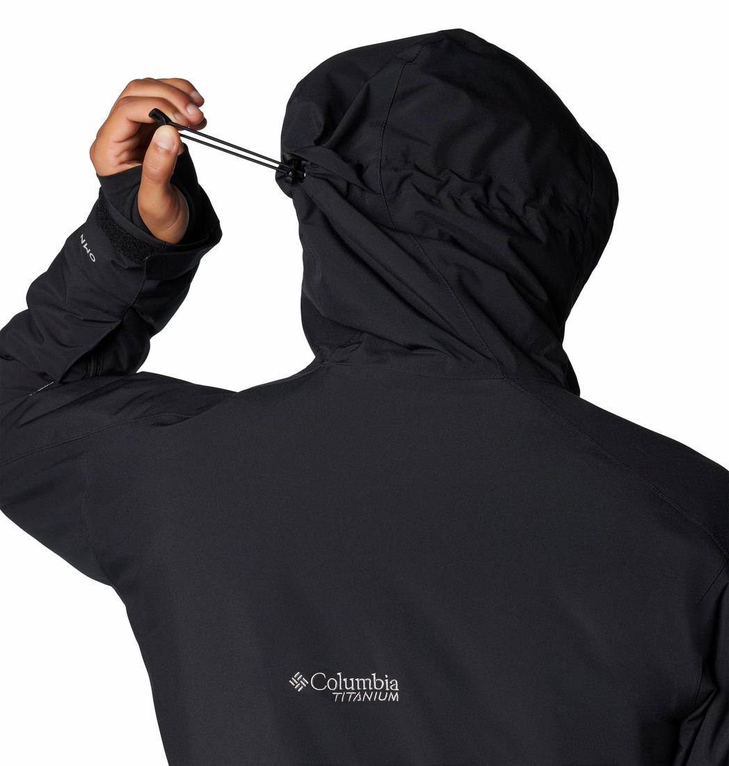 A Men Wearing Columbia Men Black Highland Summit II Jacket