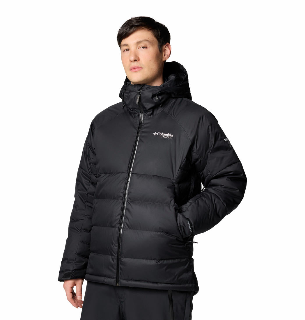 A Men Wearing Columbia Men Black Roaring Fork II Down Jacket