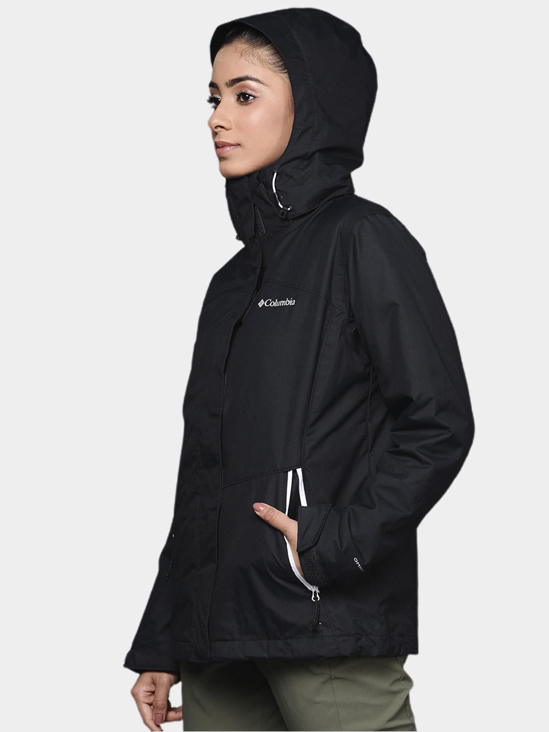 A Women Wearing Columbia Women Black Bugaboo II Fleece Interchange Jacket