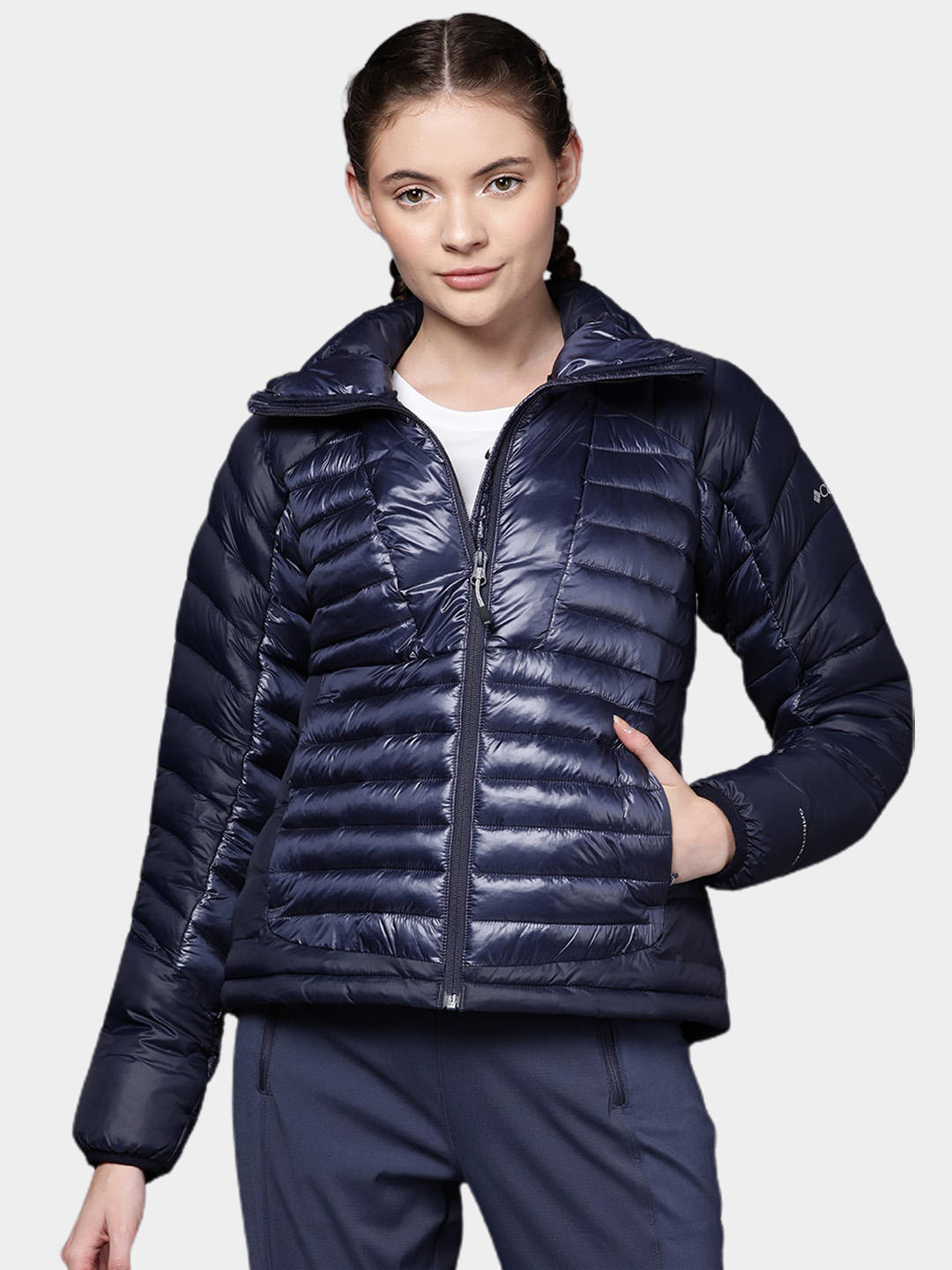 A Women Wearing Columbia Women Navy Blue Labyrinth Loop Jacket