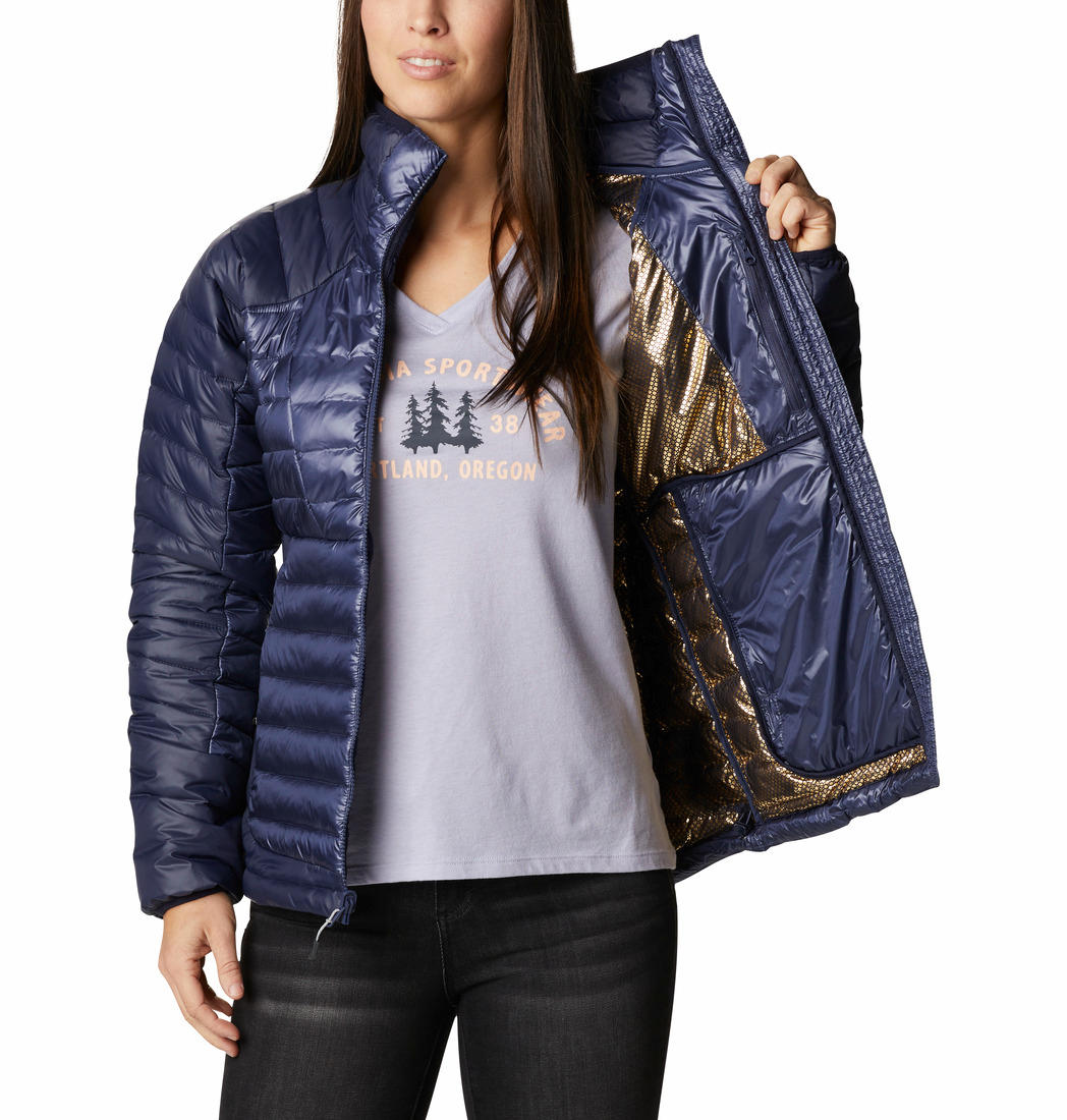 A Women Wearing Columbia Women Navy Blue Labyrinth Loop Jacket