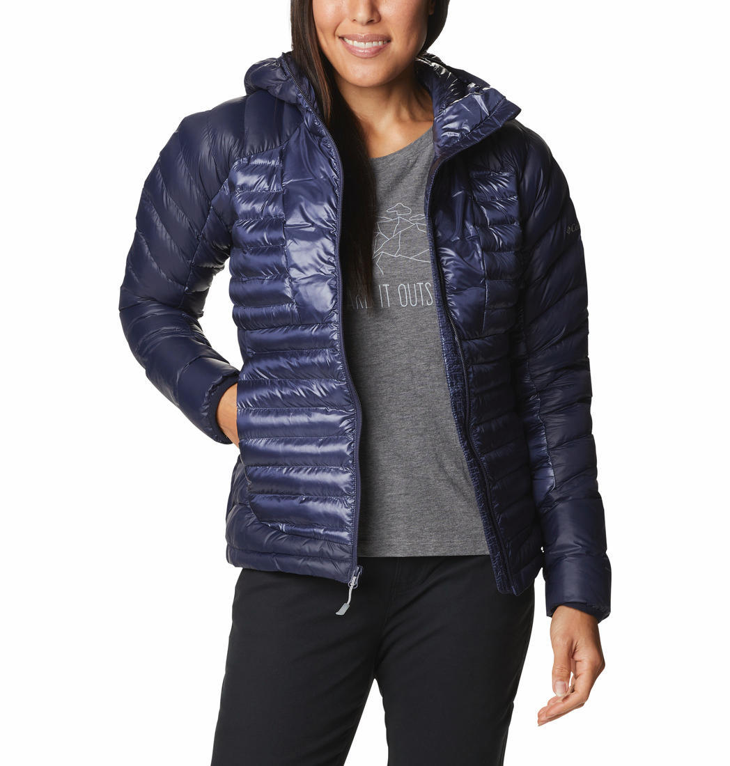 A Women Wearing Columbia Women Navy Blue Labyrinth Loop Hooded Jacket