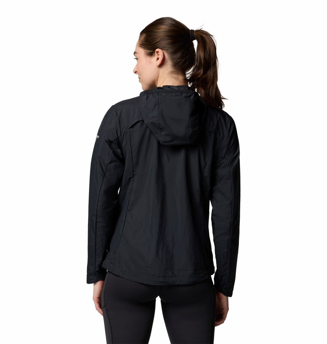 A Women Wearing Columbia Women Black Loop Trail III Windbreaker (Sun Protection)