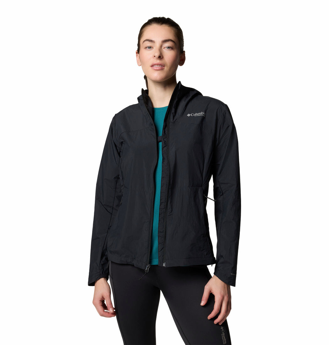 A Women Wearing Columbia Women Black Loop Trail III Windbreaker (Sun Protection)