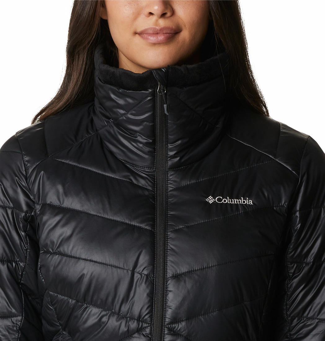 A Women Wearing Columbia Women Black Joy Peak Jacket
