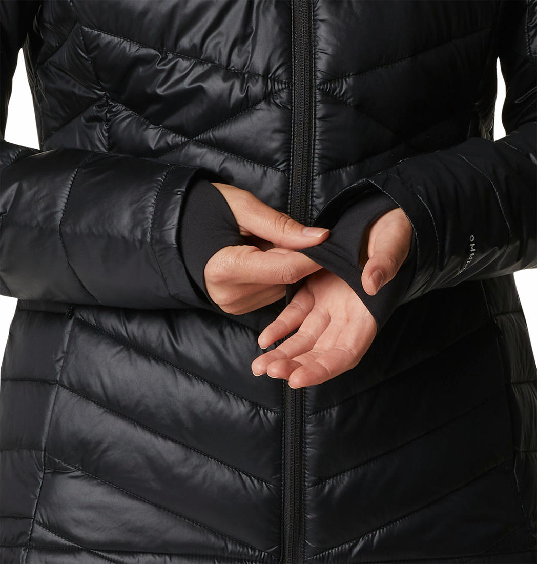 A Women Wearing Columbia Women Black Joy Peak Jacket
