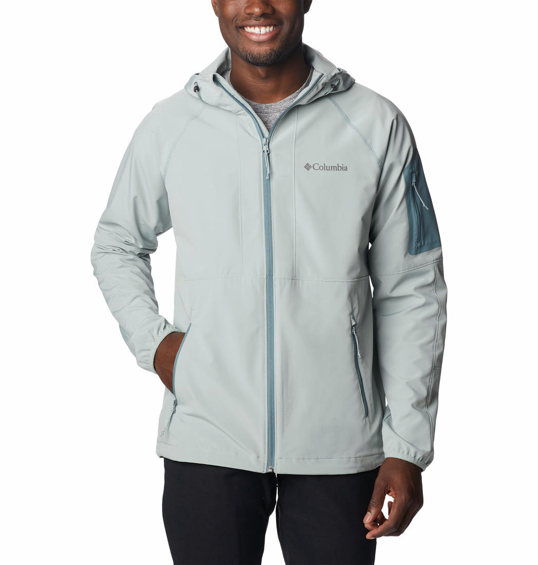 A Men Wearing Columbia Men Green Tall Heights Hooded Softshell