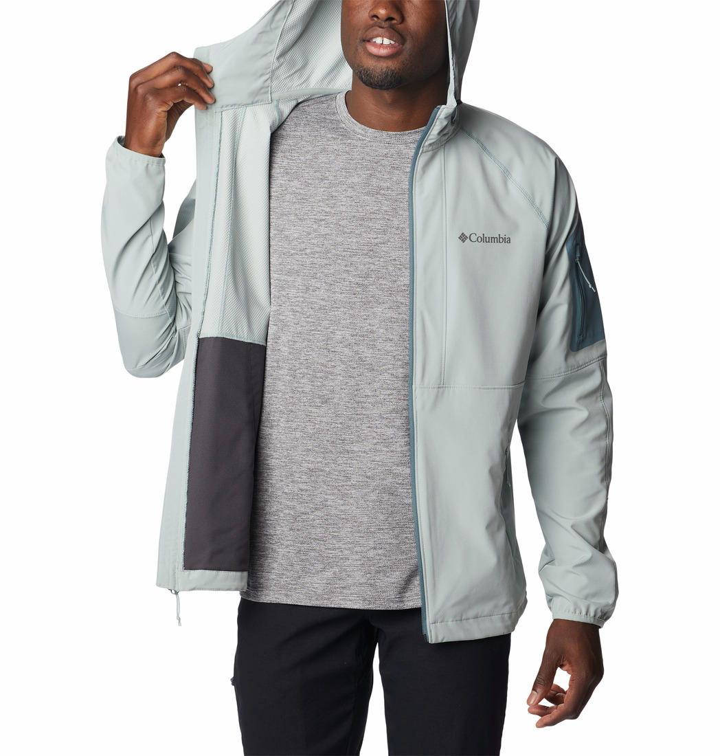 A Men Wearing Columbia Men Green Tall Heights Hooded Softshell