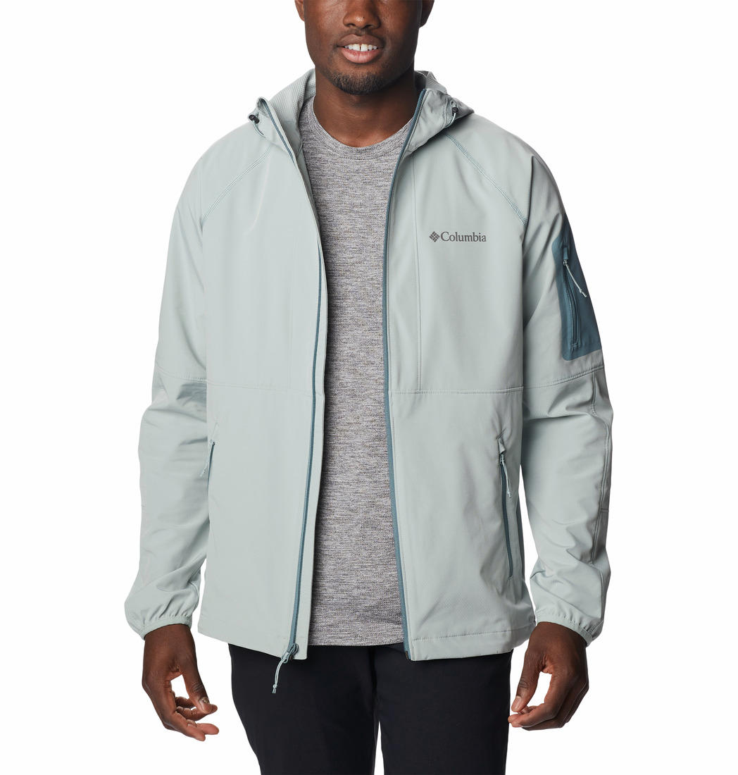 A Men Wearing Columbia Men Green Tall Heights Hooded Softshell