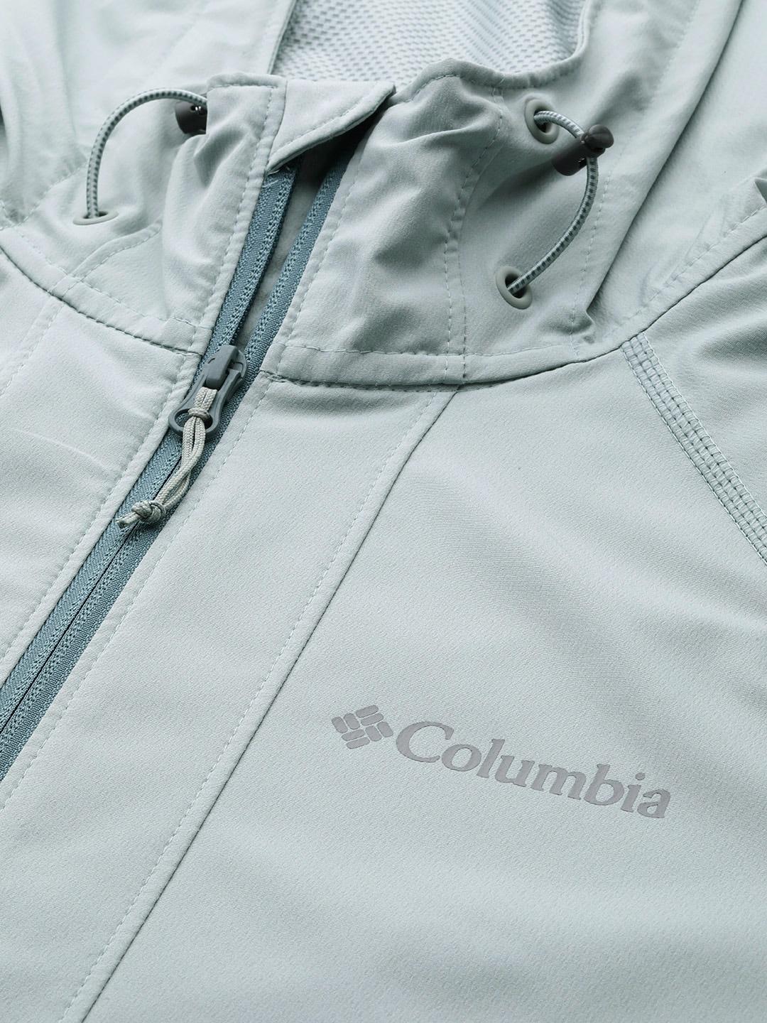 A Men Wearing Columbia Men Green Tall Heights Hooded Softshell