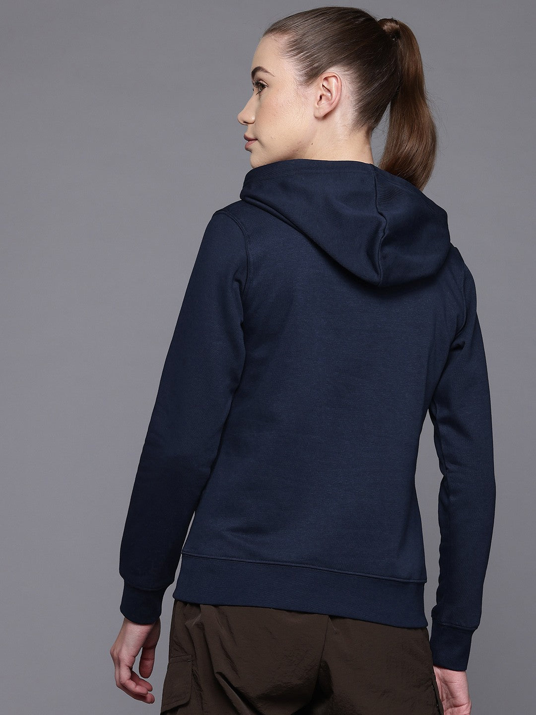 A Women Wearing Columbia Women Blue Beaumount Graphic Hoodie