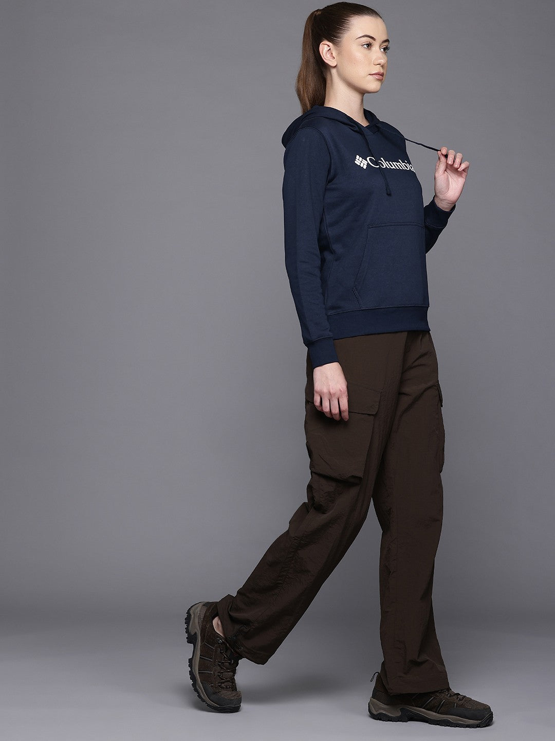 A Women Wearing Columbia Women Blue Beaumount Graphic Hoodie