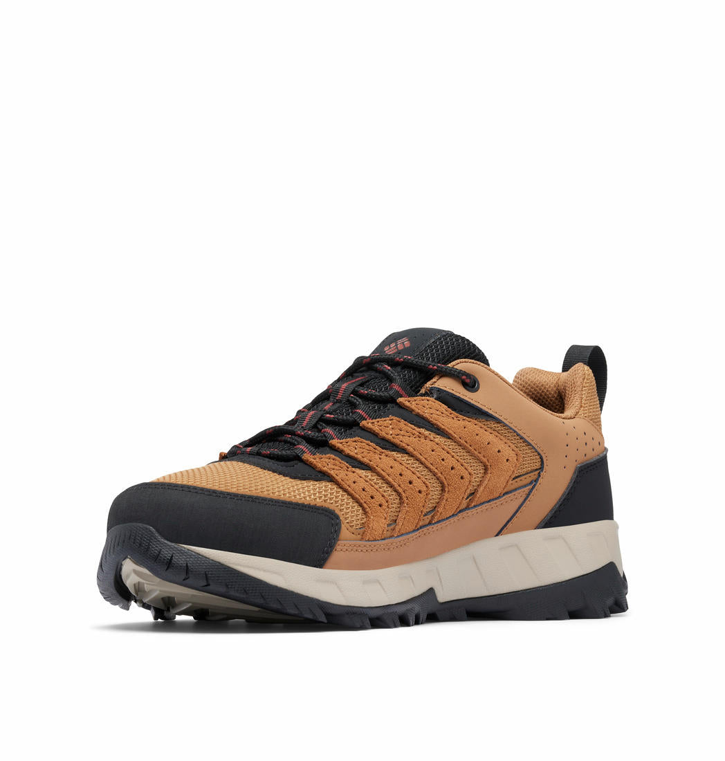 A Men Wearing Columbia Men Brown STRATA TRAIL LOW WP